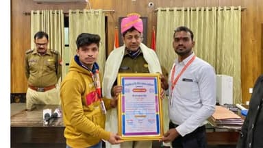 #एसएसपी इटावा #जयप्रकाश सिंह जी का #इलेक्ट्रॉनिक प्रिंट मीडिया वेलफेयर एसोसिएशन टीम द्वारा किया गया सम्मानित