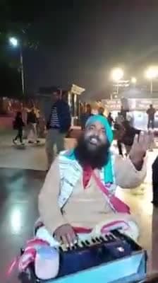 ये शख्स अपनी कलाकारी से लोगों को करा रहा भाजपा की, योजनाओं से अवगत#BJP-Moradabad#bjputtarprades @india247livetv
