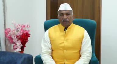 म्यार उत्तराखंडी भै बैणियों, आप सबु कें उत्तरायणि घुघुतिया त्यारेकि भोत भोत बधै। यो त्यार आप सबूक जीवन में नई खुशी और उमंग लाल, यसि मैं ईश्वर थें प्रार्थना करनु।
#मकर_संक्रांति | #MakarSankranti | #Uttarayan