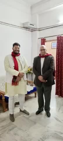 एक अच्छी पारी के साथ ।।
अपने माननीय जी के साथ ।।
कल *शिष्टाचार_मुलाकात*.
#हमारी_पार्टी_जन_अधिकार_पार्टी #हमारा_नेता_माननीय_बाबूसिंह_कुशवाहा #Jap4UttarPradesh #Jap4India #ABPGanga #