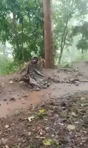 जिसकी वजह से हम भारत वासियों चैन से सोता हूँ, कड़ी ठंड, गर्मी और बरसात में अपना धैर्य न खोता है. जय #ndkiduniya
