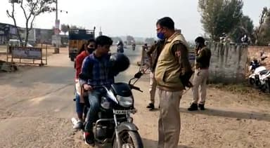 बढ़ते कोरोना के मामलों को देखते हुये मास्क लगाने के लिए  समजाते सोड़वास पुलिस चौकी प्रभारी राजपाल 
#bhiwadipolice