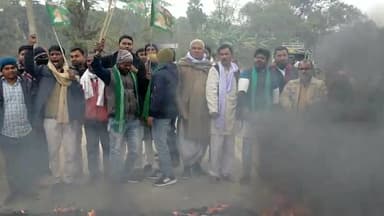 आज शांतिपूर्ण तरीके से कटरा प्रखंड में  बंद को सफल बनाने के लिए युवा राजद ने बढ़-चढ़ कर हिस्सा लिया
#सोसल मीडिया