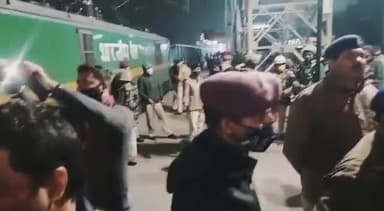 प्रधानमंत्री जी अपने बातों पे अडिग रहिए।
#बेरोजगार_युवा