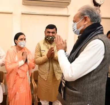 राष्ट्रपिता महात्मा गांधी जी की पुण्यतिथि पर प्रदेश कांग्रेस कमेटी में बापू को श्रद्धांजलि अर्पित की एवं सर्वधर्म प्रार्थना सभा में शामिल हुई।
#gandhiforever
