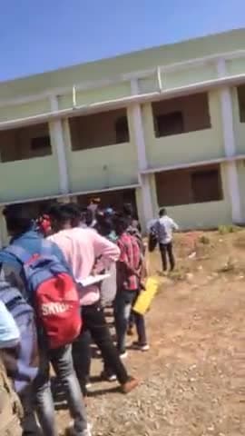 जगदलपुर: breaking corona guidelines/ students / PG college Jagdalpur#corona_par_laparbahi #coronavirus #breking