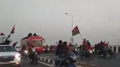 थोड़ी देर में मैनपुरी DM कार्यालय पहुंचेंगे
मैनपुरी की करहल सीट से करेंगे नामांकन।
#अखिलेश_आ_रहे_हैं