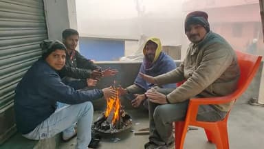 ठंड का सितम जारी, अलाव के सहारे लोगो की जिंदगी।
#बेलसंड #Belsand #belsandkiaawaj