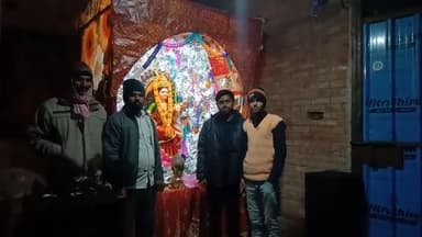 सिमरी: #वसंत पंचमी के शुभ अवसर पर मंझवारी के बहुत सारे लड़के झूम उठे आज लगता है आसमान से धरती पर चांद आ गया है @