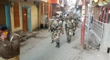 एरिया डोमिनेशन कर लोगों को फ्री एंड फेयर इलेक्शन करने हेतु सुरक्षा का अहसास कराया गया #मेरठपुलिस