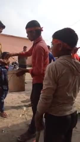 कहरा: सिरादेपट्टीचौक: सरस्वती पूजा के शुभ अवसर पर प्रसाद वितरण हो रहा है @gulshankumarkumar964 #newsipl #viral_news #abpnews