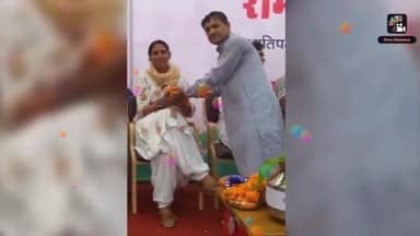 #चूरू जिले से राजनीतिक में अहम ओदा मिलने पर आथुना मोहल्ला व नई सड़क पर आतिशबाजी ओर मिठाई खिलाकर मनाया जशन। #जमील चौहान