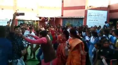 बालाघाट: ग्राम मोहगांव धपेरा में कक्षा 12th की विदाई समारोह......
####@###
कोरोना के चलते #जोर-सौर से किया गया कार्यक्रम....🤟✌️.