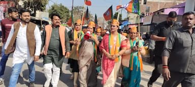 #UPElections2022
#आएगी_बीजेपी_ही
#YogiAdityanathji
तिरुवा विधानसभा क्षेत्र सौरीख चौराहा से नगर में पदयात्रा (5 किलोमीटर)कर प्रत्याशी#कैलाश_सिंह_राजपूत के पक्ष में मतदान के लिए आग्रह किया।