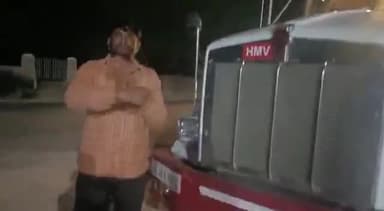 किशनगढ़: #भीलवाड़ा भारत में पहली बार आया विदेश का ट्रेलर
28 करोड़ की गाडी 30 लाख टैक्स जमा कराकर भारत में एंट्री करें रामस्वरुप