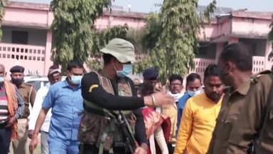बिहार की परिवहन मंत्री श्रीमती शीला मंडल एवं ऋषि कर्ण के द्वारा प्रखंड स्तरीय खेलकूद प्रतियोगिता का उद्घाटन मधेपुर में ।
#rishikarn #RishiKarnYouthClub #nyks #nyksmadhubani #dmmadhubani #madhubani #madhepur #govofindia