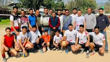 कलोल: बरठीं में खेल महाकुंभ का हुआ आयोजन, वॉलीबॉल में स्वास्तिक युवक मंडल बरठीं ने जीता टूर्नामैंट
#Kalol #Berthin