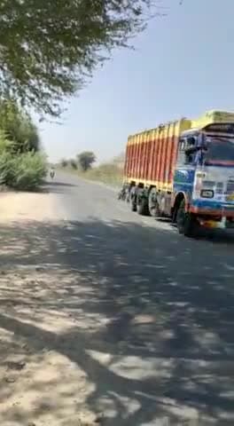 सांचोर: #साचौर से गुजरने वाली लाछडी गाँव मे हाईव पर स्पीड ब्रेकर नही होने से आये दिन होते हैं हादसे अखिर कब बनेगा स्पीड ब्रेकर