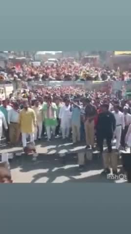 दलित कांग्रेस प्रदेश अध्यक्ष श्री आलोक प्रसाद जी के समर्थन मे युवाओं के हृदय सम्राट गुजरात कांग्रेस कार्यकारी अध्यक्ष श्री हार्दिक पटेल जी ने डोर टू डोर जनसंपर्क किया।
#आ_रही_है_कांग्रेस
#आलोक_प्रसाद