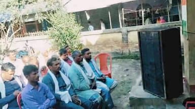 अपनी टूटी फूटी लफ्जो में बैरगनिया कांग्रेस कार्यालय में कांग्रेस विधानपरिषद प्रत्याशी #नूरी_बेगम के समर्थन में अपनी बात रखते हुए।