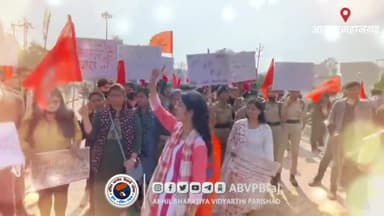 आगरा में अभाविप की राष्ट्रीय महामंत्री सुश्री निधि त्रिपाठी जी का, लावण्या के संघर्ष की लड़ाई में 8 दिन जेल में रहने के बाद पहली बार दिल्ली जाते समय, आगरा रेलवे स्टेशन पर स्वागत किया गया।
#JusticeForLavanya
#FightForLavanya
#ABVPBraj