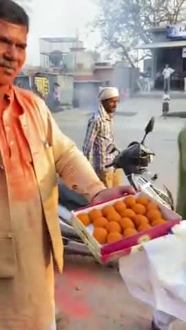 अपने आवास पर अपनों के साथ जीत का जश्न
#जश्न
#भगवा_होली
#मिठाई
#आतिशबाजी