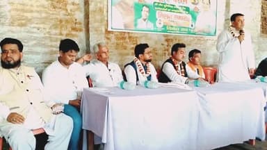 कार्यकर्ता एवं जनप्रतिनिधि मिलन समारोह #सुरसंड प्रखंड कांग्रेस कार्यालय में अपनी बातें रखते हुए।
