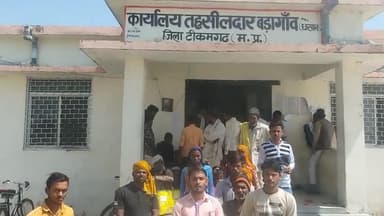 भेंसवारी गांव में हुई #छेड़ छाड़ के आरोपी पर कार्यवाही को लेकर दिया गया ज्ञापन।
थाना प्रभारी ने नहीं दी है एफआईआर की कॉपी।