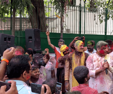 होली के रंग उप मुख्यमंत्री श्री MANISH SISODIA जी और राज्यसभा सांसद श्री SANJAY SINGH जी के संग🎊
#HAPPYHOLI2022 #उप_मुख्यमंत्री_निवास