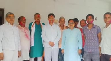 #भाजपा_बिहार प्रदेश कार्यसमिति सदस्य #किसान_मोर्चा #हरेश_कुमार_सिंह ने आवास पर मनाया रंगोत्सव। सभी को दी होली की बधाई