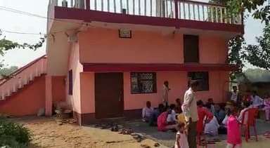 तारापुर: parampagat tarike se manaya gya holi
#holi
#dhobai