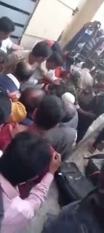 मैं राँची रिम्स अस्पताल परिसर मे साथ रहा परम आदरणीय गरीबों के मशीहा माननीय श्री लालू प्रसाद यादव जी की तबियत मे लगातार गिरावट के कारण बेहतर इलाज़ के लिए #RIMSRanchi se #aimsdelhi शिफ्ट किये गए |
https://youtube.com/watch?v=UGOkpMDFEUg&fea