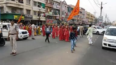कोलार (भोपाल) में प्रारंभ हुई कल श्रीमद् गौ भागवत पुराण की कलशयात्रा।
~गौ भागवत कथा 2 अप्रैल तक गेहूं खेड़ा कोलार के सामने वाले मैदान में चलेगी समस्त गौ प्रेमी बंधु सादर आमंत्रित हैं।
#कलशयात्रा