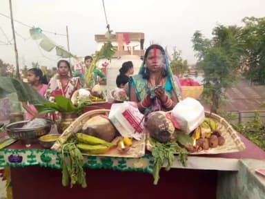 पूर्णिया पूर्व: मरंगा में श्रद्धालुओं ने अस्ताचलगामी सूर्य को दिया अर्घ्य #चैती छठ