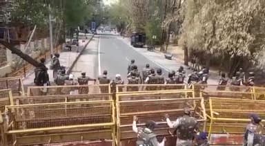 जिला युवा कांग्रेस द्वारा व्यापम : 2.0 व बेरोजगारी के खिलाफ कलेक्टर कार्यालय का घेराव कर गिरफ्तारी दी गई ।
#ujjainyouthcongress #Inflation #Vyapam #Ujjain