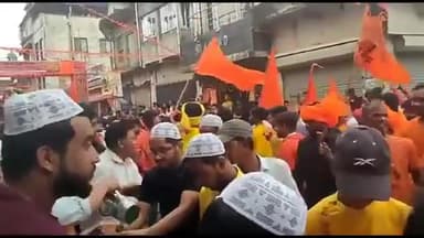 रामनवमी कि सबसे प्यारी तस्वीर, हिंदू मुस्लिम भाई भाई, इंसानियत अभी जिंदा है,
#Hindu_Muslim_Ekta
#Ashfaq_Khan_Sunariya