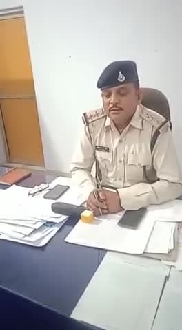 *भगवती मानव कल्याण संगठन एवं भारतीय शक्ति चेतना पार्टी #पवई_विधानसभा जिला पन्ना के कार्यकर्ताओं ने पकड़ी 2पेटी गोवा (100पाव)2 पेटी प्लेन (100पाव)1 पेटी बीयर (12 बाटल 1लीटर) (कुल 5पेटी) अवैध शराब*
भगवती मानव कल्याण संगठन एवं भारतीय शक्ति च