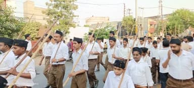 हम करें राष्ट्र आराधना
राष्ट्रीय स्वयंसेवक संघ के हरदोई #पथ_संचलन में