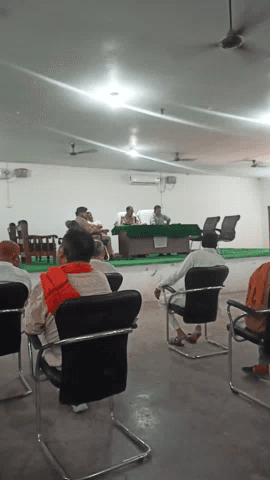 केराकत: कलेक्ट्री परिसर में ईद और अचयतिथिया के लिए पीस कमेटी की बैठक रखी गई जिसमे सहर के सभी वरिष्ठ नागरिक आय#jaunpurnews