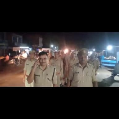 टेहरोली: टहरौली में पुलिस द्वारा निकाला गया पैदल मार्च#public_official