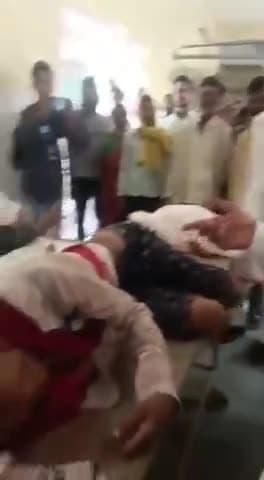 मध्यप्रदेश के आदिवासी दो लड़के को बजरंग दल के कार्यकर्ताओं ने पीटा मचा हड़कंप जरुर देखे क्या हुआ@imran.mahoba #भूपेन्द्र