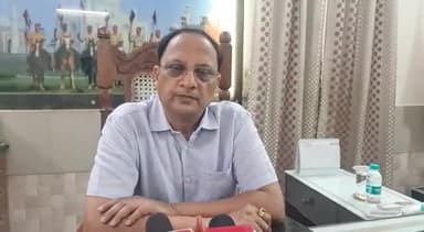 #DIG_SSP आगरा द्वारा #थाना_ताजगंज में मोटरसाइकिल चोर की गिरफ्तारी व बरामदगी के संबंध में दी गई बाइट...
@agrapolice393