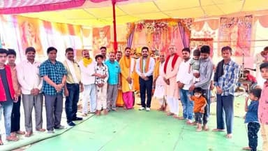 #पंडरिया विकासखंड के ग्राम #रूसे में समाज के वरिष्ठ कार्यकर्ता श्री बैसाखूराम साहू जी के यहाँ श्रीमद्भागवत ज्ञान यज्ञ के समापन अवसर पर व्यासपीठ से आशीर्वाद लिया व परिजनों से सौजन्य भेंट कर सफल आयोजन के लिए बधाई दिया ।।