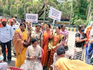भूपेश सरकार द्वारा अघोषित आपातकाल जैसी परिस्थिति उत्पन्न कर धरना-प्रदर्शन पर रोक लगाने हेतु काले कानून लागू करने के विरुद्ध भाजपा के राज्यव्यापी #जेल_भरो_आंदोलन में शामिल होकर गिरफ्तारी दी।