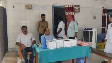 #पकरीबरावां सामुदायिक स्वास्थ्य केंद्र का जायजा लेने पहुँचे प्रभारी