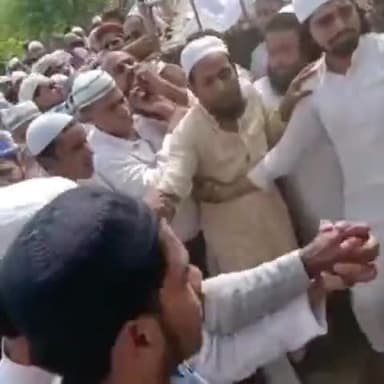 जगाधरी: मौलवी निसार मजाहिरी रहमतुल्लाह अलैहि के जनाजे में उमड़ा जनसैलाब अल्लाह हजरत ए वाला का फैज आम और ताम फरमाए#मोहम्मद_वसीम