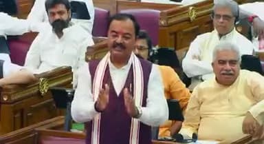 जरा देखिए तो किस तरह से पेश आ रहे हैं यूपी के पूर्व मुख्यमंत्री? ये इनके संस्कार हैं औऱ विदेशों की पढ़ाई ??
केशव प्रसाद मौर्या जिंदाबाद जिंदाबाद 😎🌳🚩🚩
#जाहिल #अनपढ़ #निरक्षर #अँगूठा_छाप #शर्मनाक ??