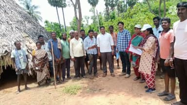 కశింకోట: కసింకోట మండలం జమ్మాధులపాలెం గ్రామంలో ఉత్తరాంధ్ర సుజల స్రవంతి కాలువ నిర్మాణానికి భూసేకరణ చేపట్టిన రెవెన్యూ అధికారులు