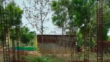 సత్యవేడు: కన్నవరం గ్రామంలో భవన నిర్మాణాలకు మోక్షమెప్పుడో??