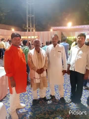 #जनता_की_सेवा_ही_मेरा_प्रथम_दायित्व।
#आज अपने #खमरिया_नगर सहित विभिन्न जगहों पर मांगलिक द्वारचार कार्यक्रम में उपस्थित होकर अपने बड़े अभिभावकों का आशिर्वाद प्राप्त किया और शुभकामनाएं दिए।